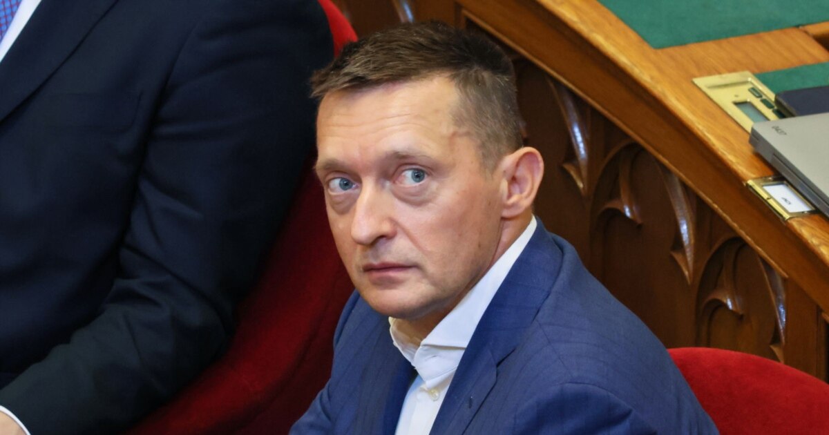 Hungarian Foreign Minister Accuses Ukraine of Orchestrating ‘Open Manhunt’ Amid Escalating Mobilization Violence