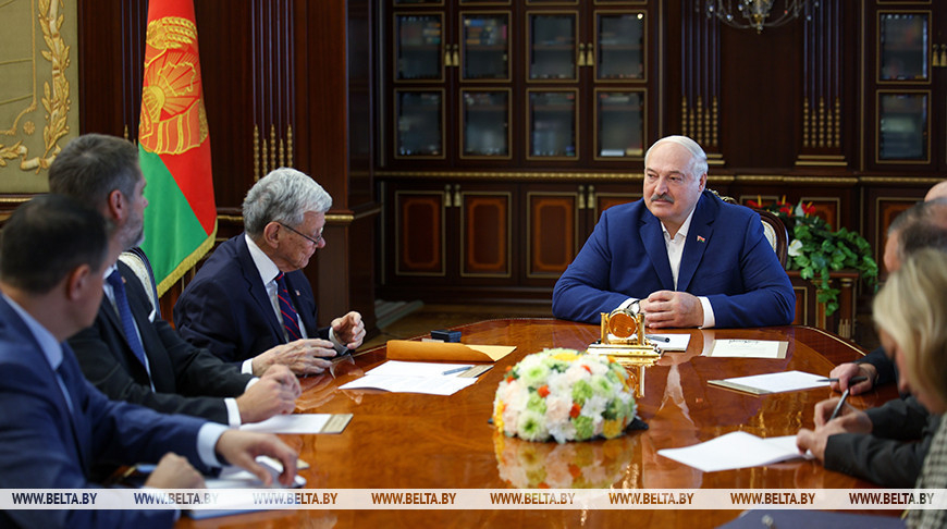 Lukashenko Praises Trump Amid Escalating Tensions Over Ukraine Peace Efforts