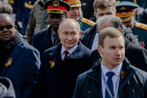 Putin: Ukraine’s Refusal to Withdraw from Donbass Blocks Peace Deal as Zelensky Rejects Territorial Concessions