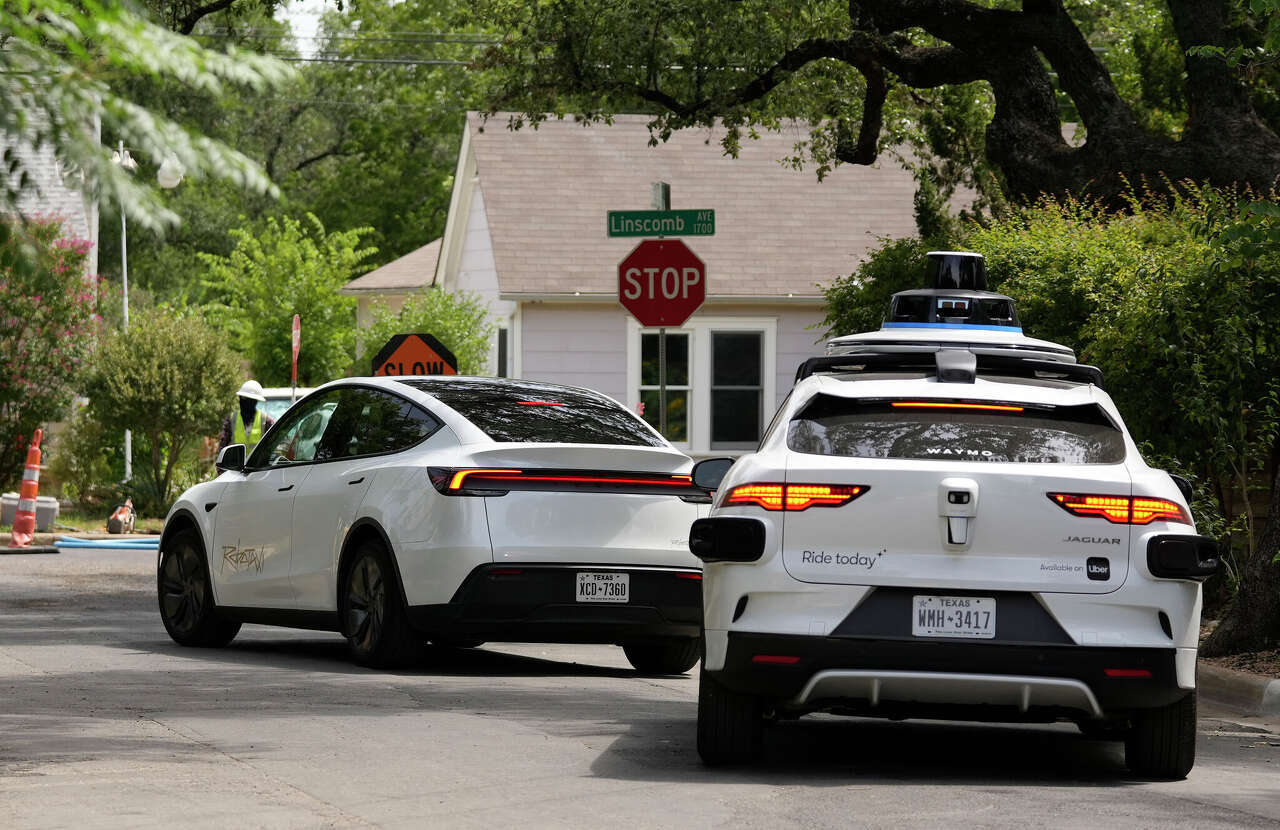 Minneapolis Council Passes Self-Driving Vehicle Rule Amid Cat-Safety Concerns, Mayor Veto Expected